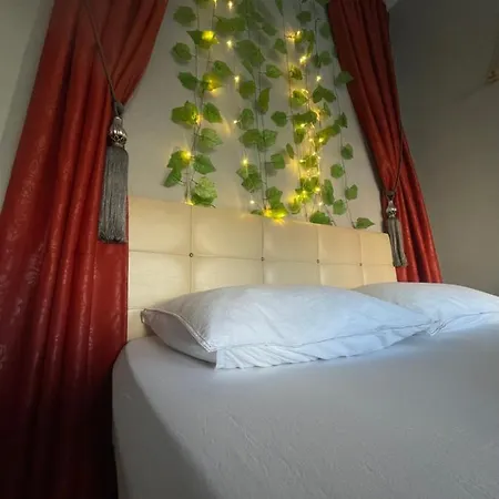 Aden فندق إسكيشير